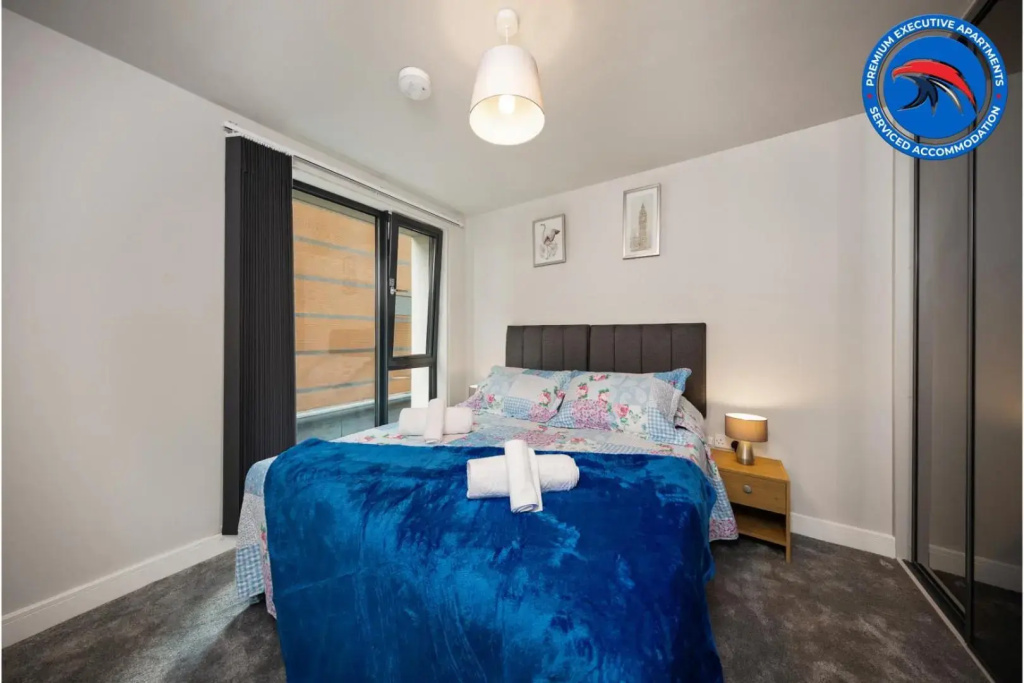 50 PERCENT OFF - Perfect for Long Stays - For Business, Professionals , Relocations & Families I Gym I Boardroom I Cinema I WIFI - Book today 2 Bed at Premium Executive Serviced Apartment - St Martins Place