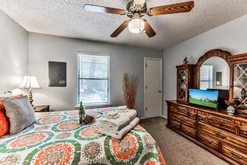 Pinon Park B11, 2 BR, Mountain Views, Deck, WiFi, Sleeps 4