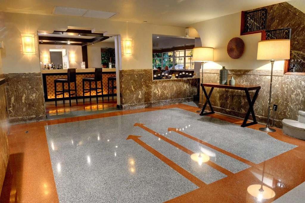 Essex House Hotel