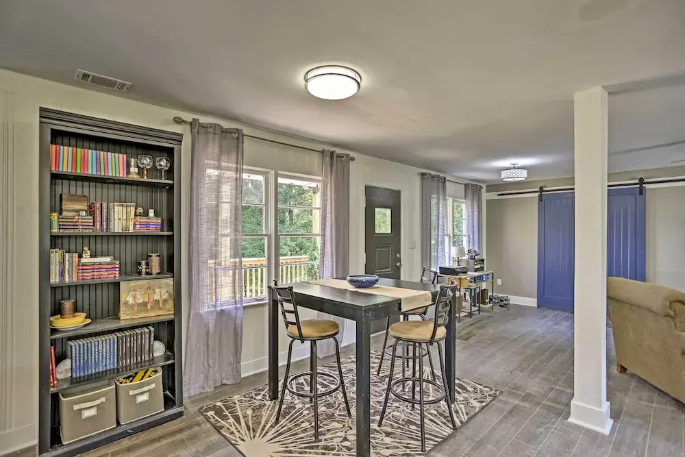 Family-friendly Escape ~ 6 Mi to City Center!