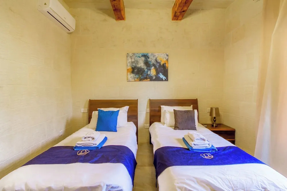 Inni Gozitan Farmhouse Private Pool- Happy Rentals