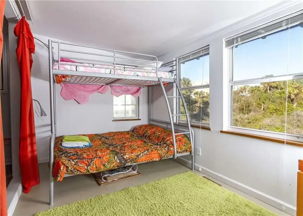 Artist Retreat, 2 Bedrooms, Summer Haven, 3 Houses to Beach, Sleeps 7