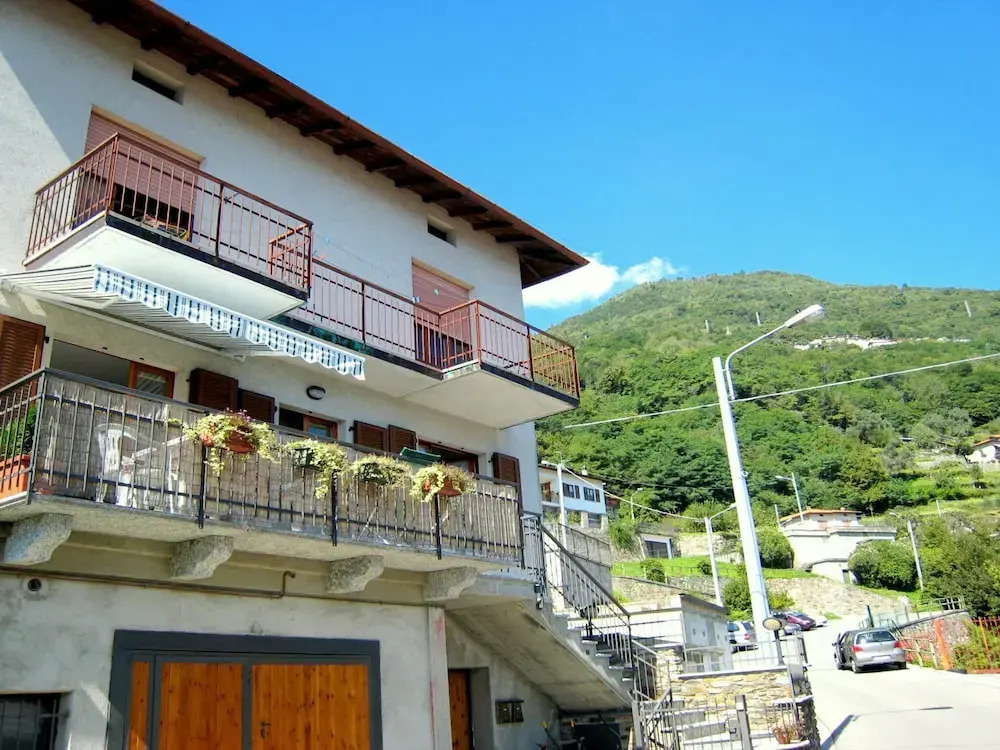 Apartment With Large Terrace and a Magnificent Lake View