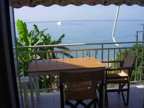 Rosas Beach Studios