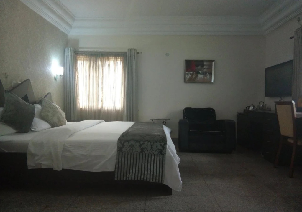 Parischoice Hotels & Resort