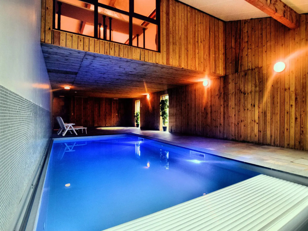 Unique Holiday Home with Pool near Park & Ski Area