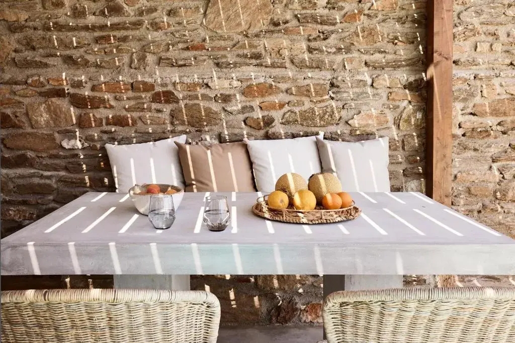 Niva Pool Suites