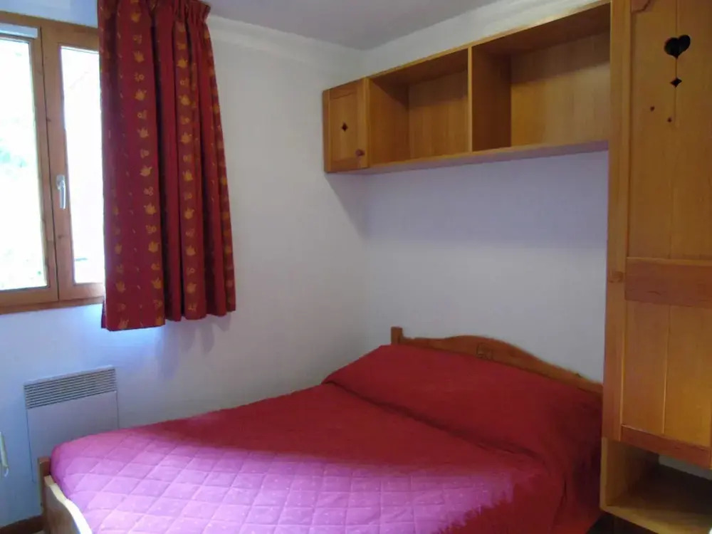 Lou Services Apartment G12 LSI 001