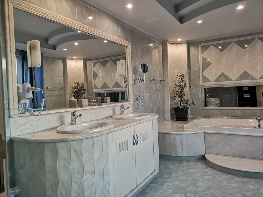 Louis Luxury Villa by living in blue