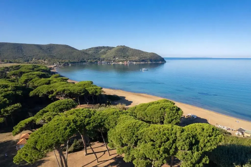 "luxury House In Populonia Above The Sea"