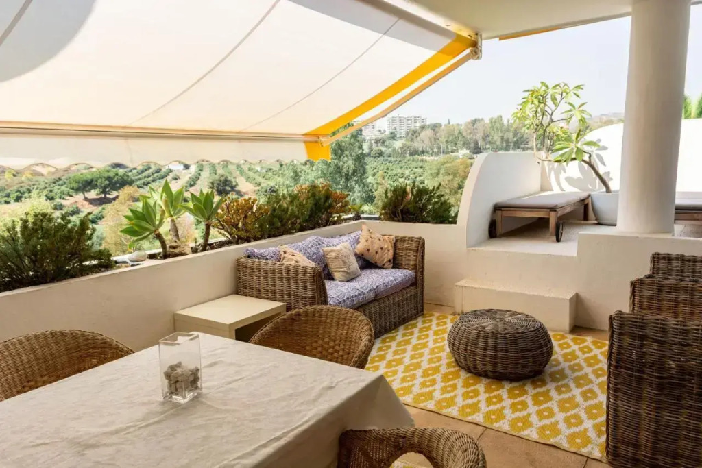 Guadalmina Beach Holidays Suite Apartment,