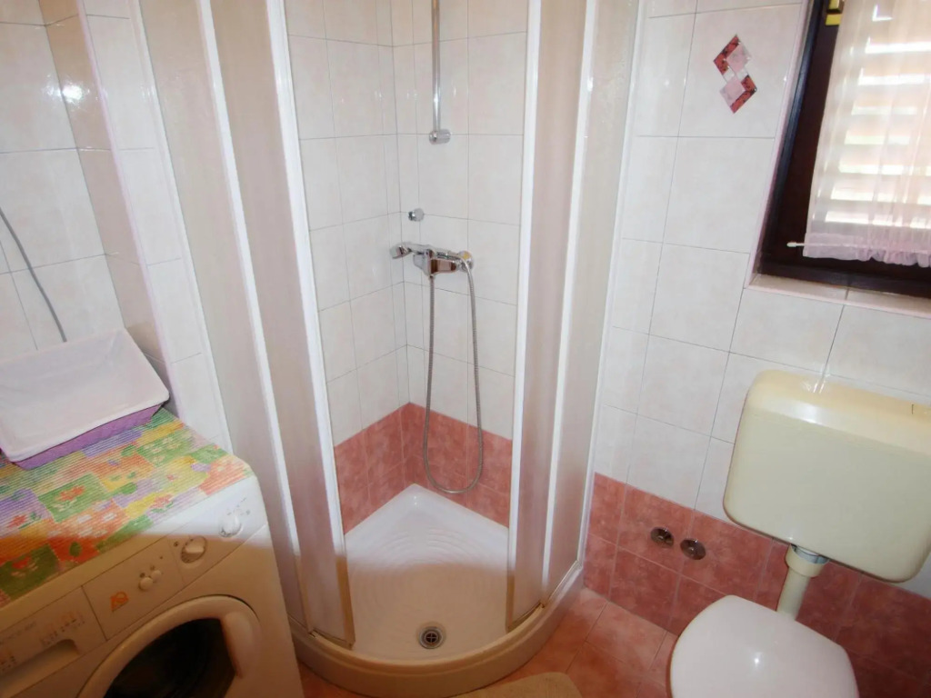 Relaxing Apartment in Banjole With Shared Pool