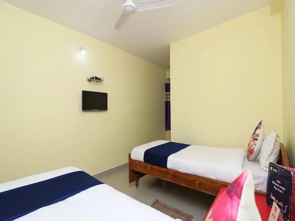 OYO 16111 G S Rest House