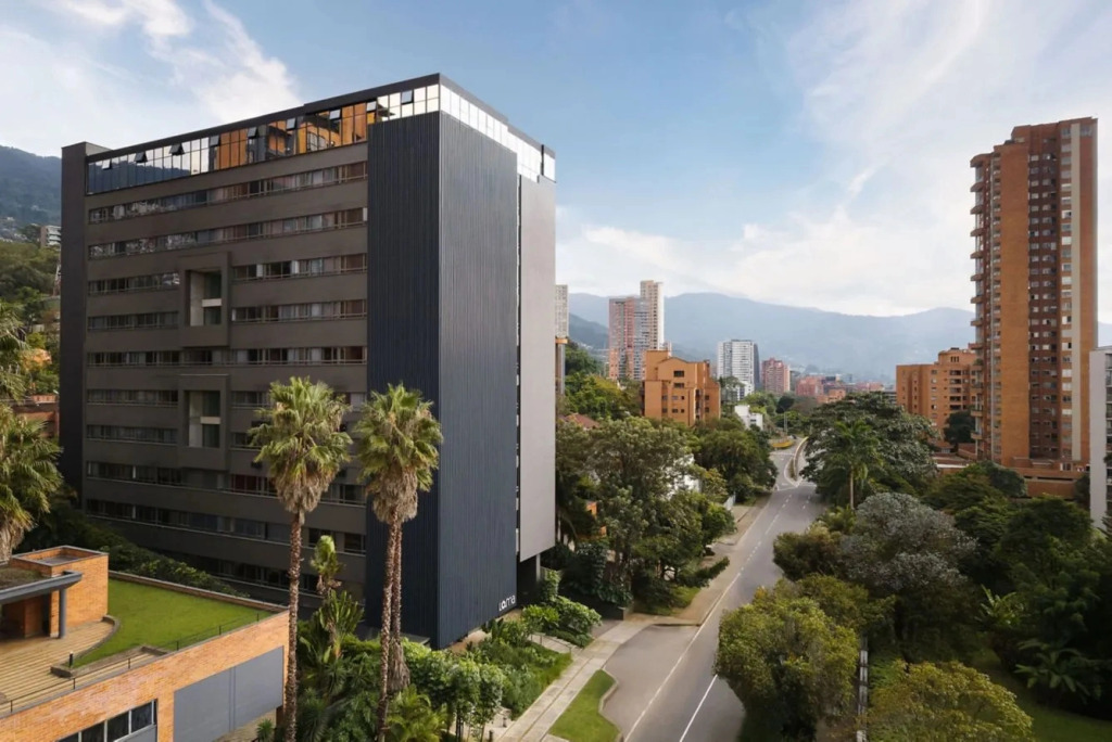 Loma Tribute Portfolio Hotel