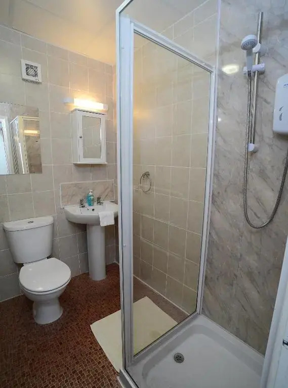 Lynmoore Guest House