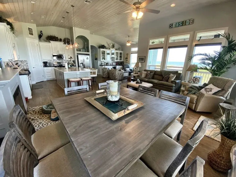 The Salty Mermaid 3 Bedroom Home by Redawning