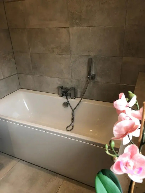 Kingsgate Apartment