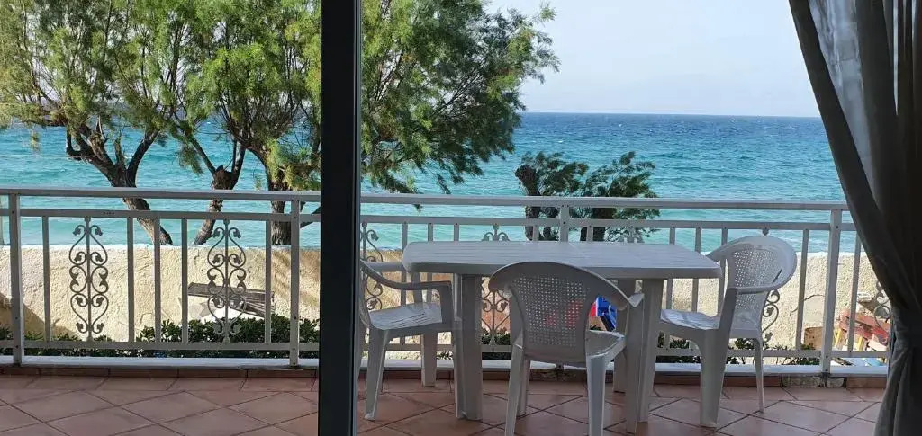 Xylokastro Beachfront Residence