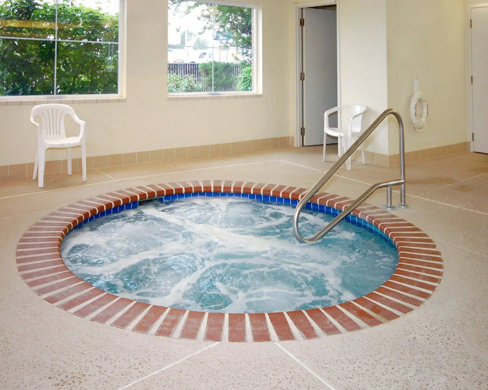Quality Inn & Suites Longview Kelso