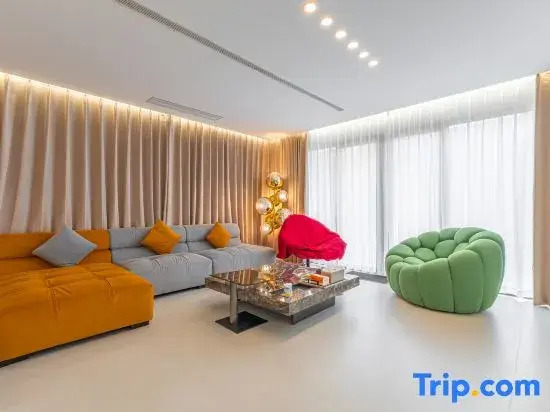 TML-4 bedroom 6 bathroom villa in Pattaya city (private KTV room + pool)