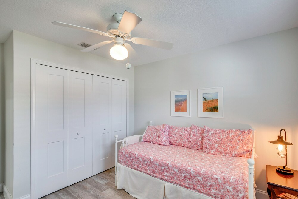 Stroll to Shore: Pet-friendly Flagler Beach Escape