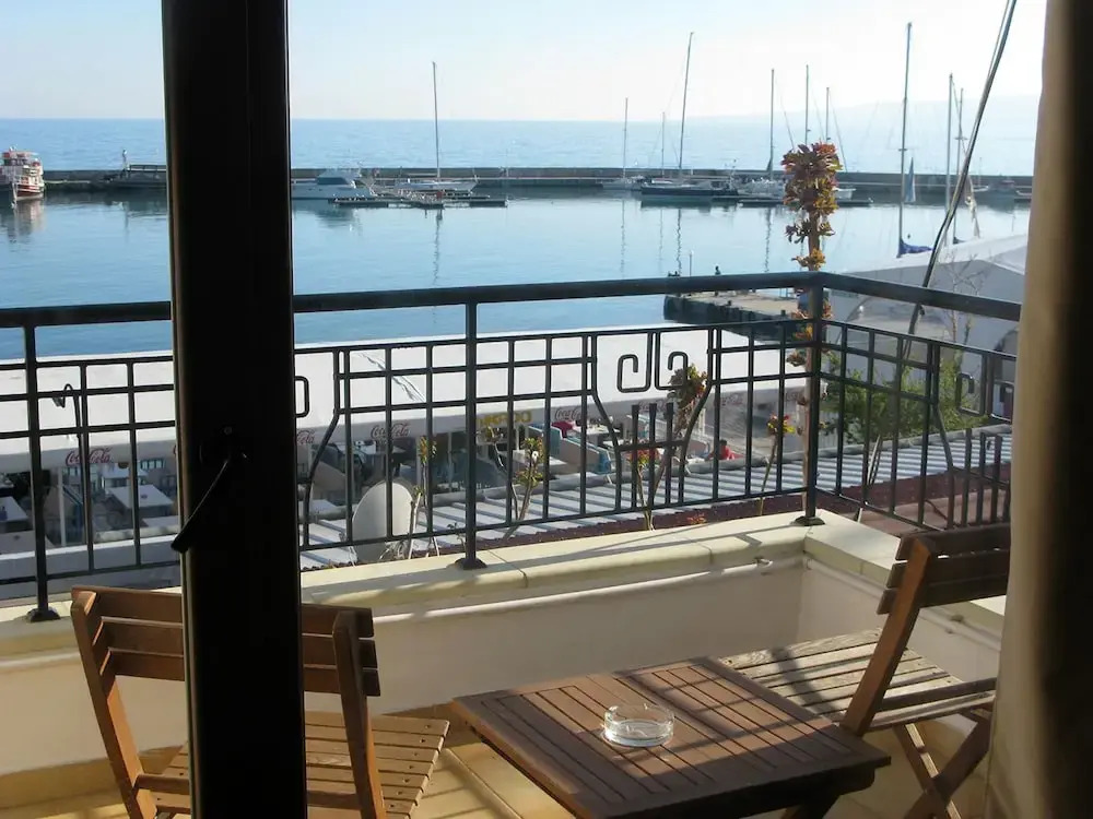 Iris Hotel