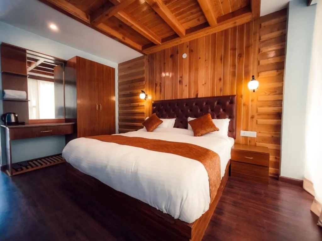 Vista Resort Near Mall Road Manali - Centrally Heated & Air Cooled
