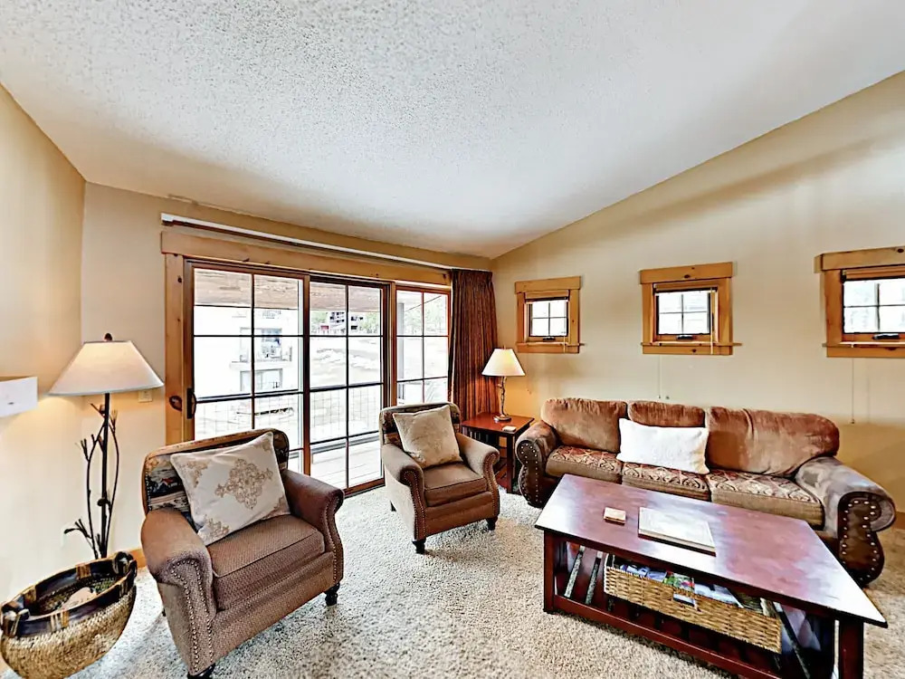 New Listing! Updated W/ Balcony & Hot Tub 2 Bedroom Condo
