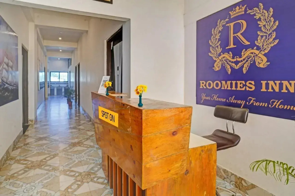 Spot On 700233 Hotel Rommies Inn