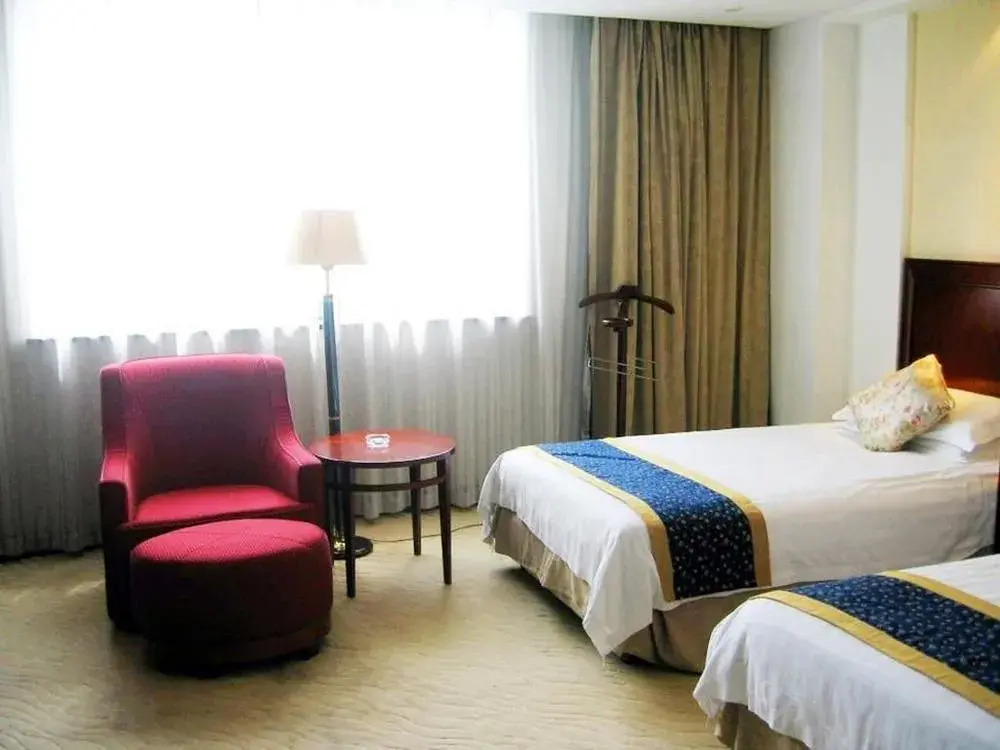 Lakeside Hotel