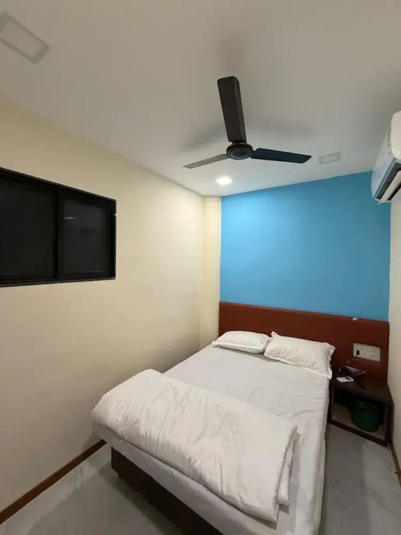 Hotel Marine Line Near Marine Drive & Cricket Stadium, South Mumbai