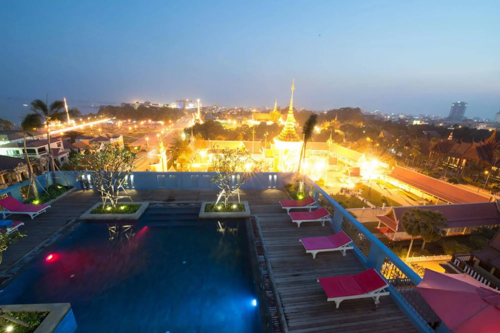 The Frangipani Royal Palace Hotel