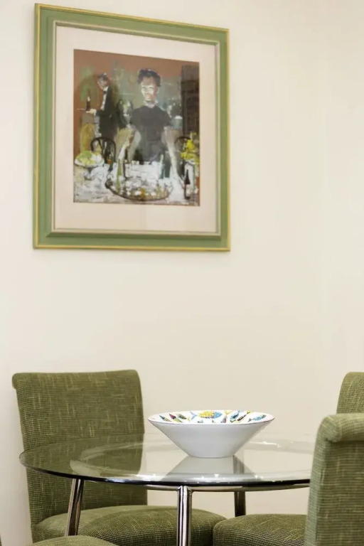 Veeve - Walham Grove Gallery