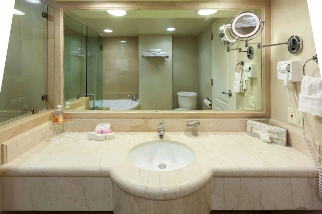 Best Western PLUS Nuevo Laredo Inn & Suites
