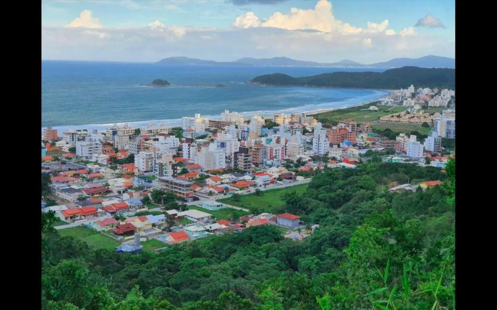 Apartamento Cobertura PALMAS DO ARVOREDO para 6 adultos e 2 crianças a 250m do mar com terraço e vista maravilhosa