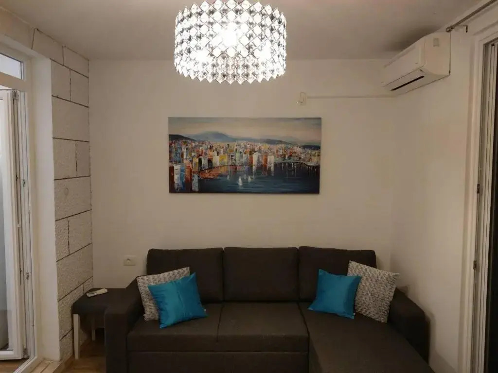 Apartment Hitri - One Bedroom Apartment With Terrace and Garden View