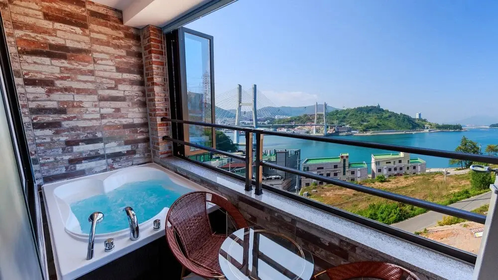 Yeosu View Foret Pension