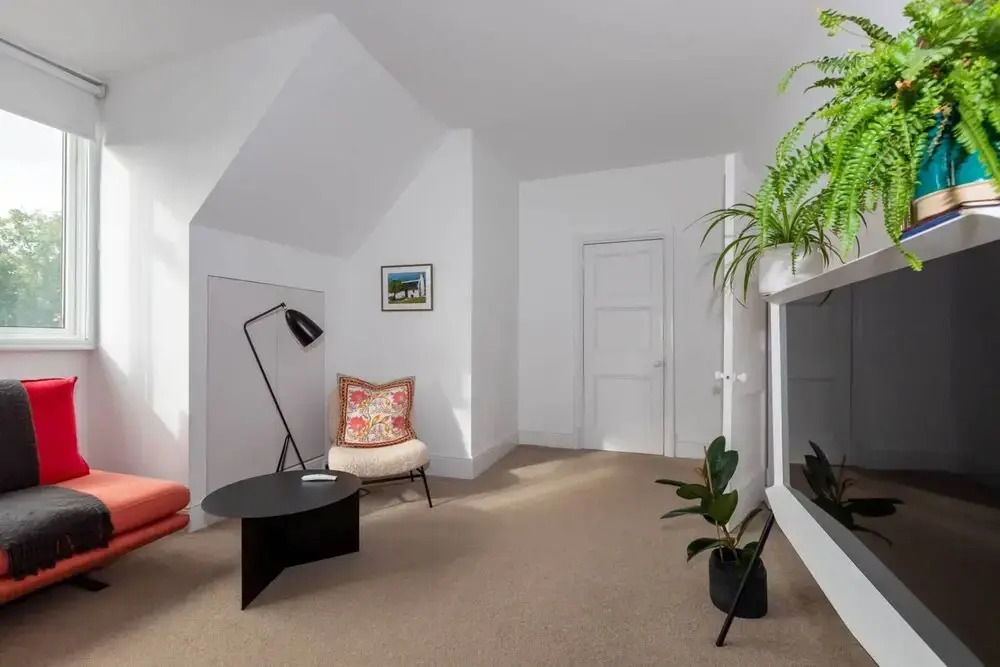 Bright 1 Bedroom Flat Near the Tube