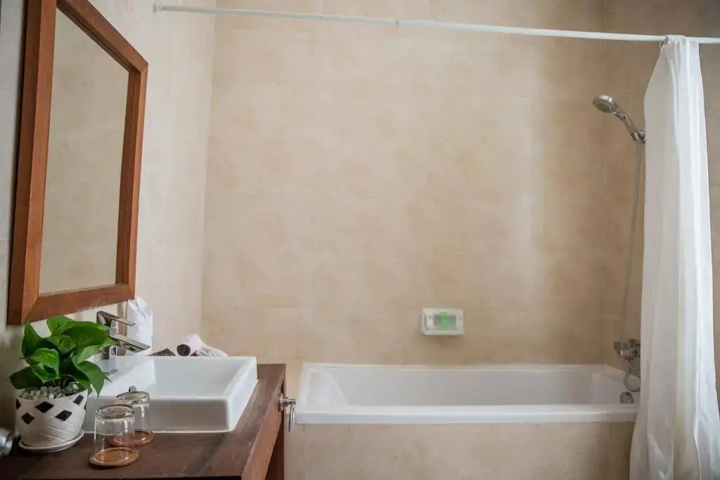 La Residence Suites