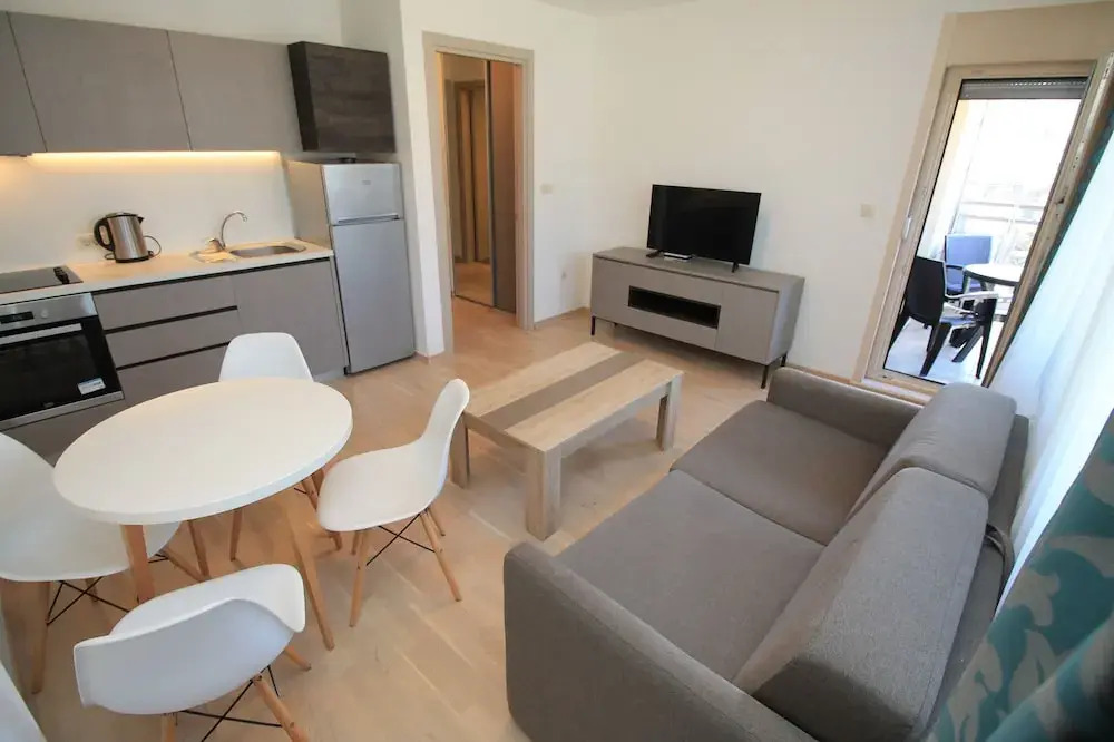 Fontana lux apartments