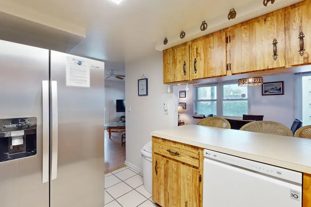 Spacious Seaside Cottage w/ Sunroom 1-minute Walk to Vilano Beach