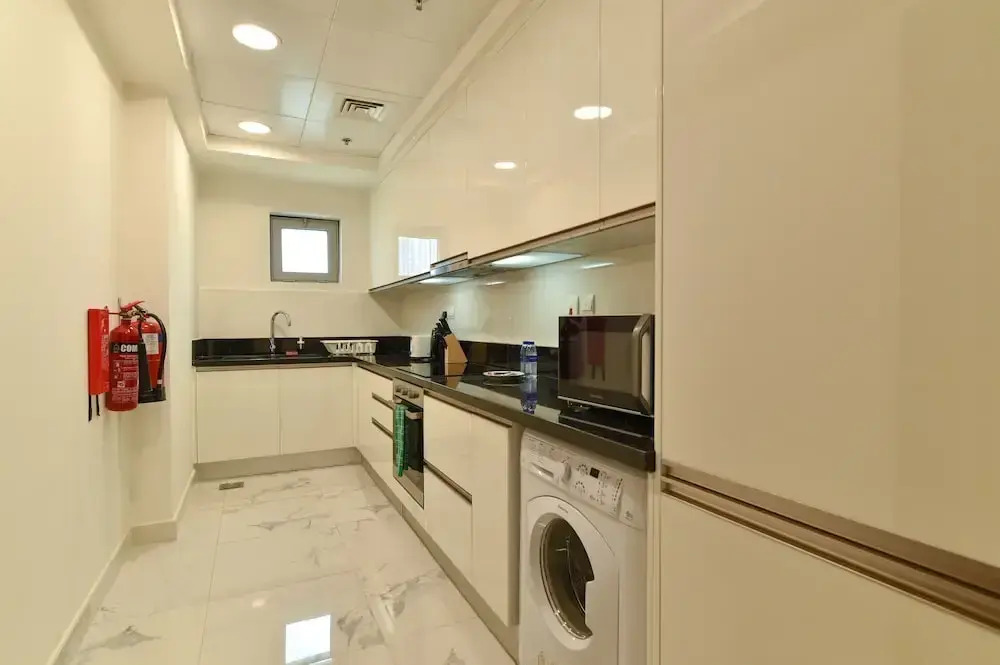 Dubai Canal View 1 BR Premium Apartment - AMN