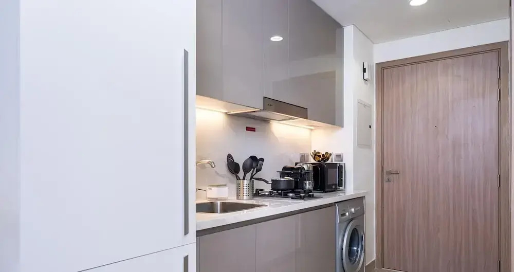 Large Balcony Studio 10mins From Dubai Mall