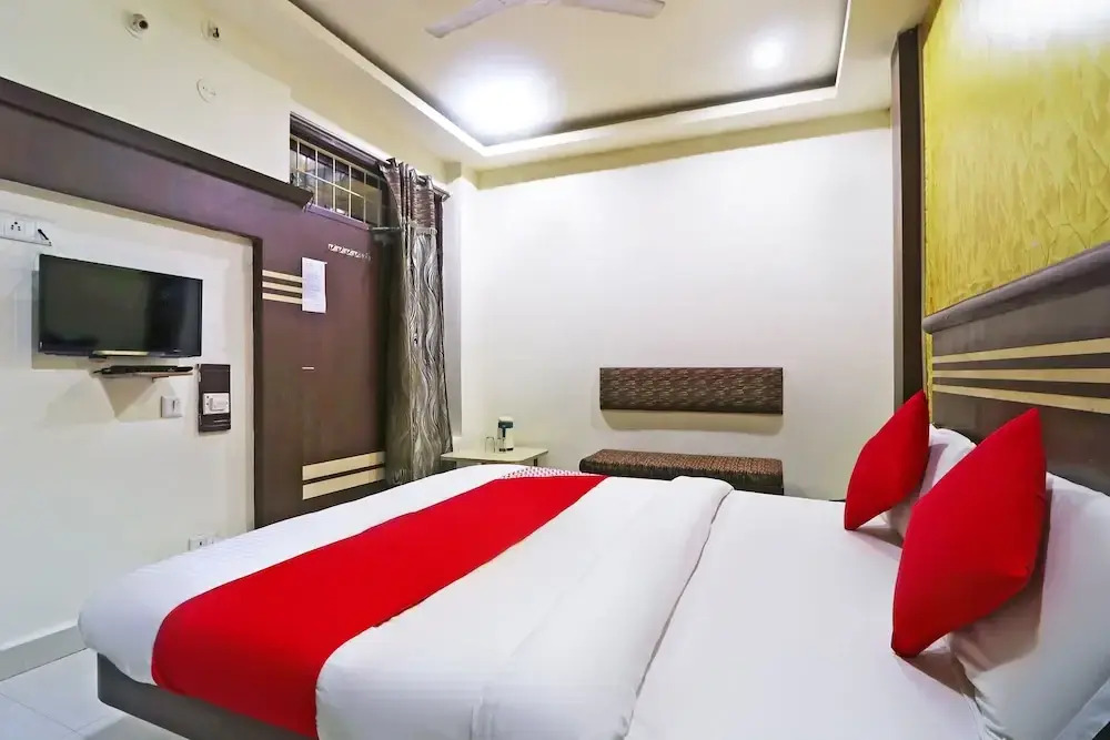 OYO 45599 Hotel Aaditya