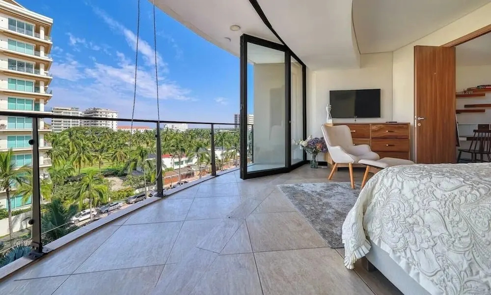 Luxury 2BR Condo in Marina - Pool - Zen Rooftop