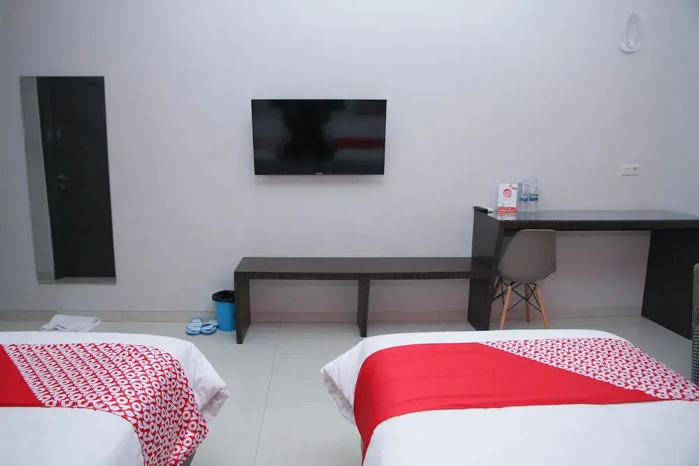 OYO 1100 Galaxy Guesthouse
