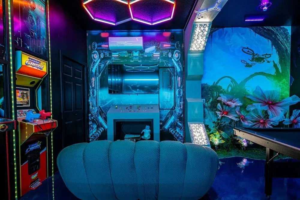 Luxury 9BR Solara Home Themed Fun Pool