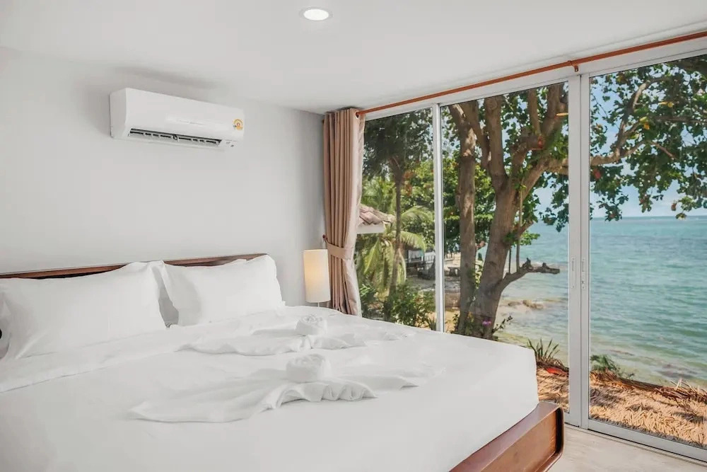 Room-escape Beach Front Cottage - 2 bed