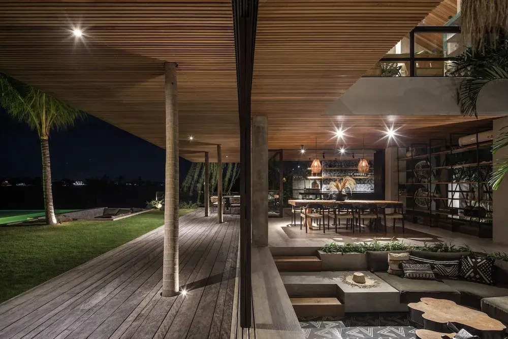 Exceptional Architect's 5BR Villa, an Oasis Gem in Canggu Centre