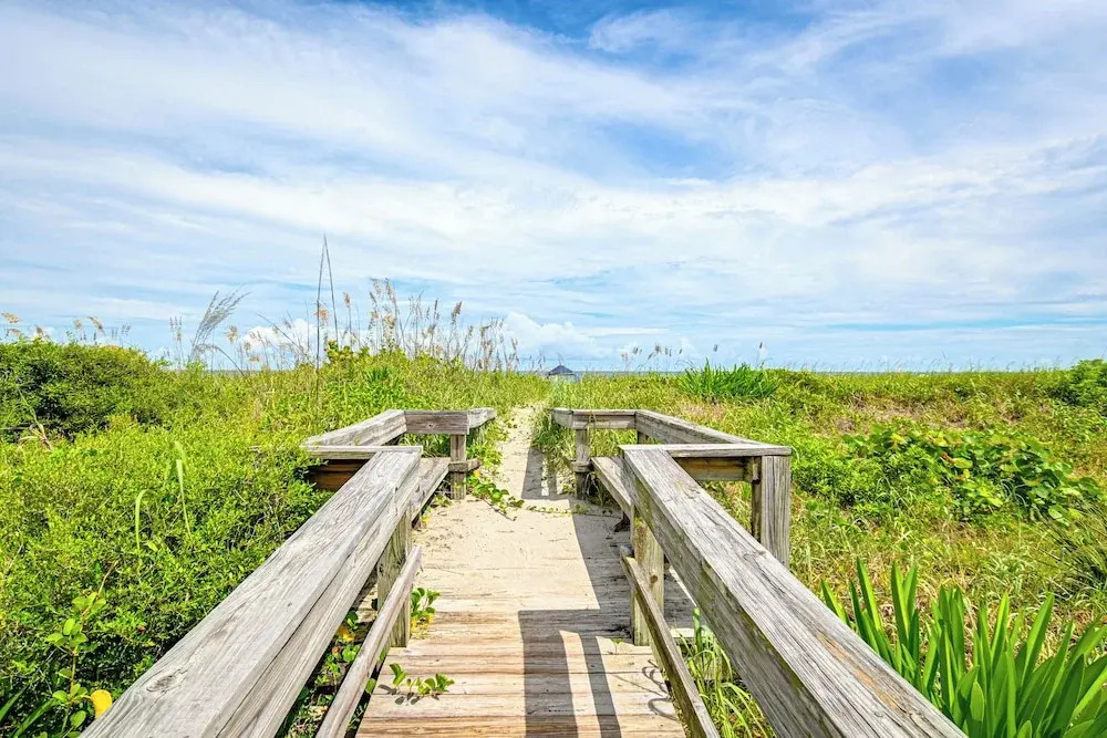 Steps to Sand: Condo w/ Pool Access in Cocoa Beach